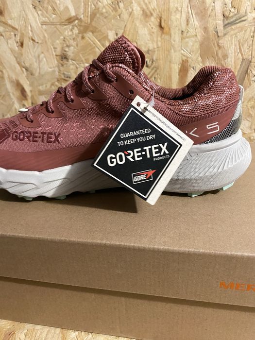 Женские кроссовки ддя бега и трекинга Merrell на Gore-Tex