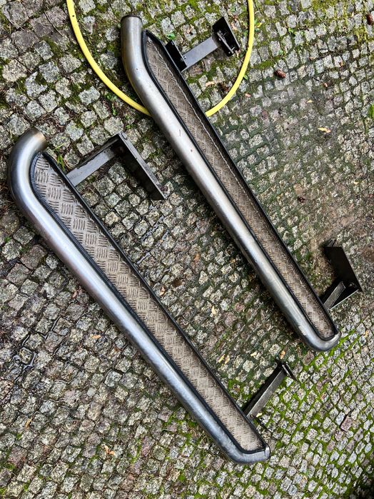 Progi rurowe / stopnie boczne Jeep Cherokee KJ