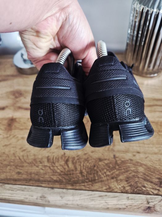 Buty on cloud running 37 czarne