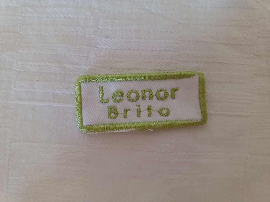 Etiquetas bordadas com nome para bibes escolares