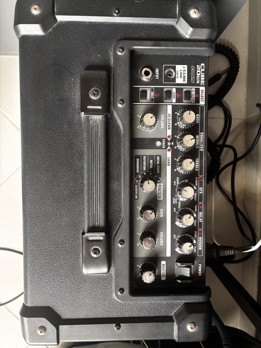 Amplificador guitarra Roland