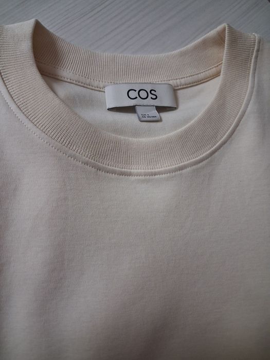 Футболка жіноча COS clean cut regular t-shirt/світло-бежева