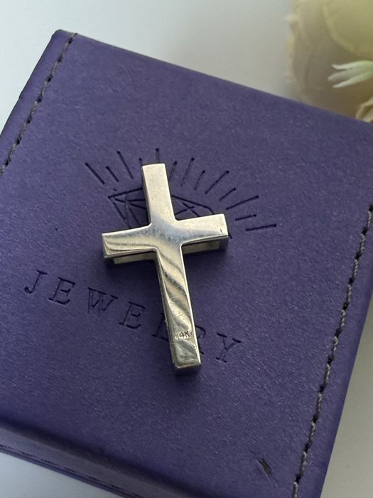 Золотой крест с бриллиантами