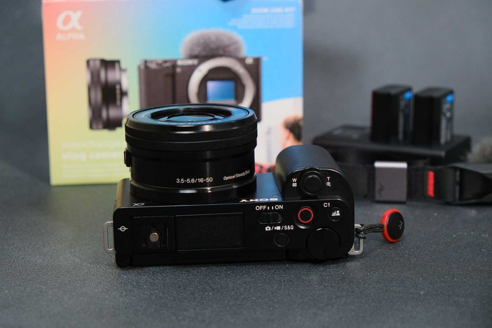 Sony ZV-E10 + kit 16-50mm