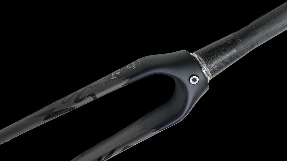 Widelec  sztywny Carbon Kellys  gravel / szosa  tapared 238mm 12x100