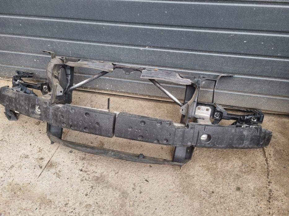 Pas przod przedni wzmocnienie czołowe belka wlot Bmw E60 E61