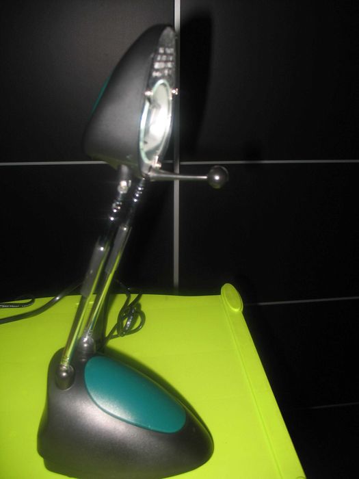 Candeeiro ajustável moderno e elegante
