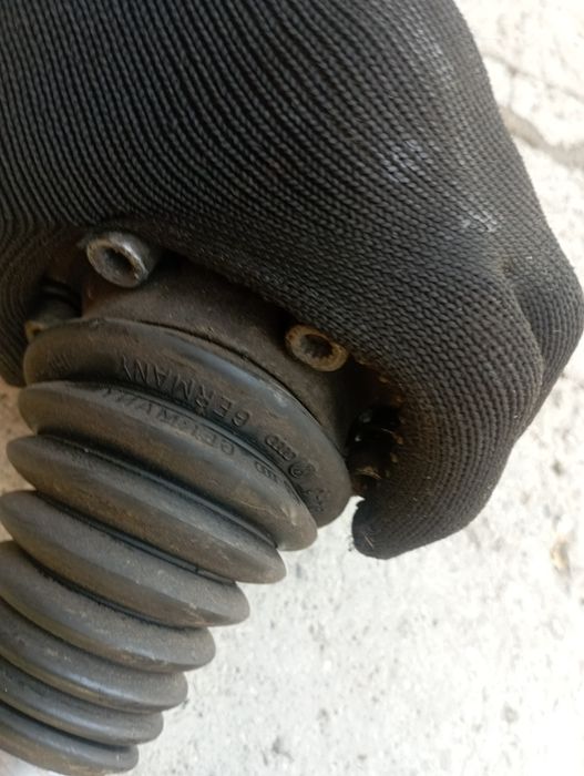 Продам полуось vag 5ти ступка механика оригинал