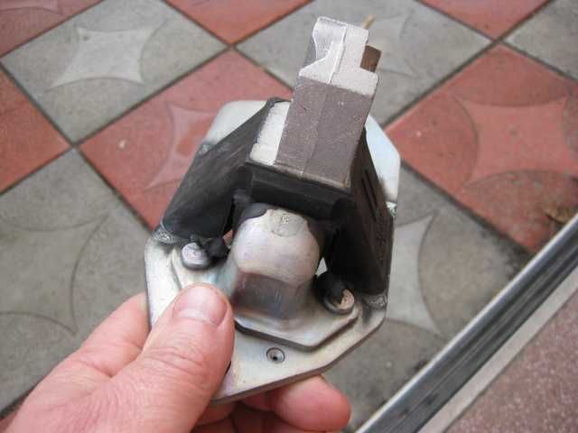 Продам подушку двигателя Вольво хс  90