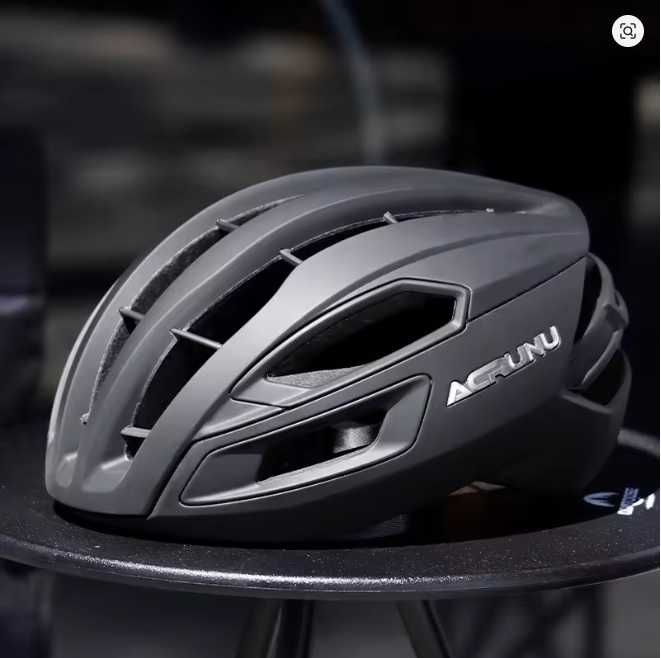 kask rowerowy acrunu rozmiar L(58-62cm),zapięcie magnetyczne sekundowe