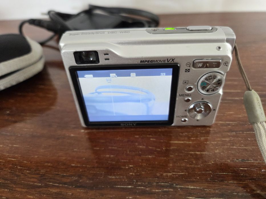 Máquina fotográfica Sony DSC -W80