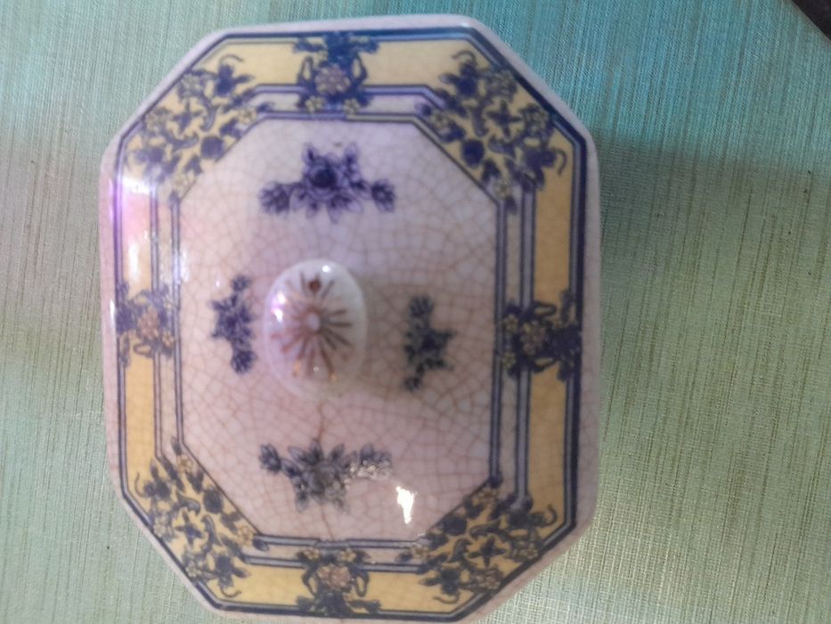 Caixa de porcelana chinesa seculo XX