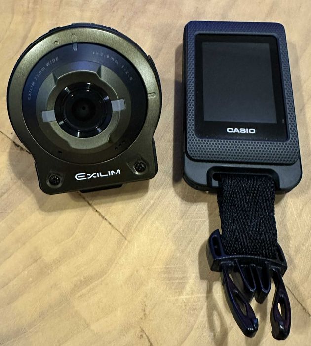 CASIO EXILIM EX-FR10 --> kamera Full HD od iMichu