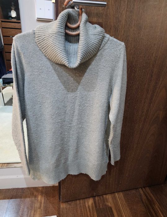 Camisola gola alta descaída