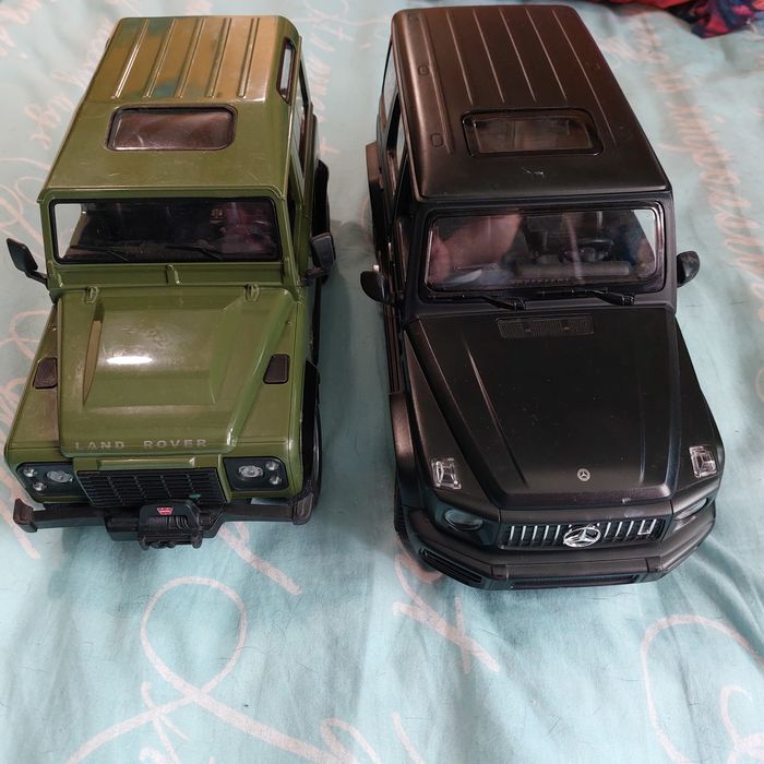 автомобили Land Rover Defender и Mercedes-Benz G-Class