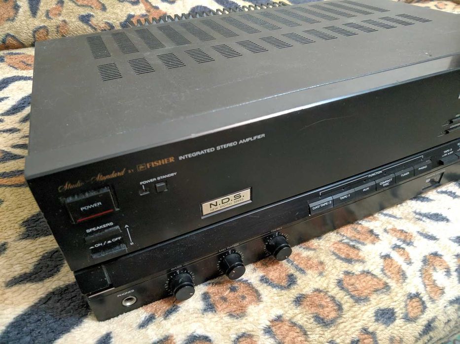 Інтегральний підсилювач звуку Fisher CA-905