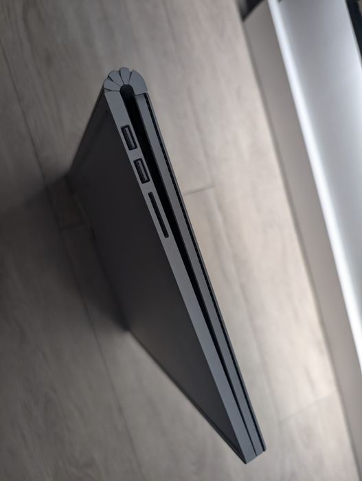 Microsoft Surface Book 2 13.5 i7-8650u 8/256gb Nvidia 1050