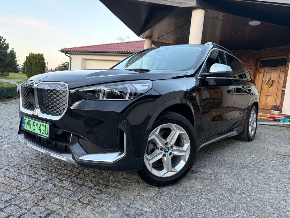 BMW iX1