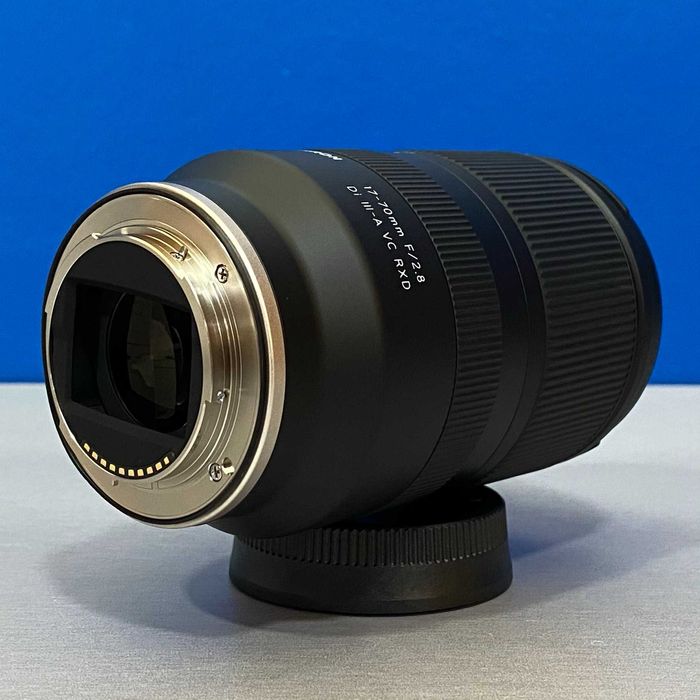 Tamron 17-70mm f/2.8 Di III-A VC RXD (Sony) - NOVA- 5 ANOS DE GARANTIA