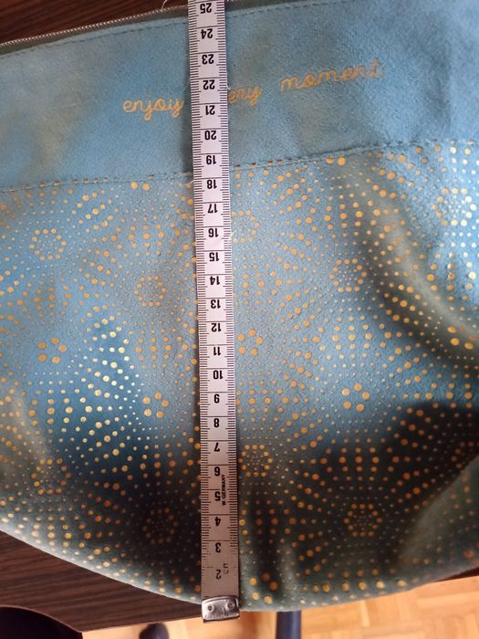 Duża kosmetyczka welurowa zamek