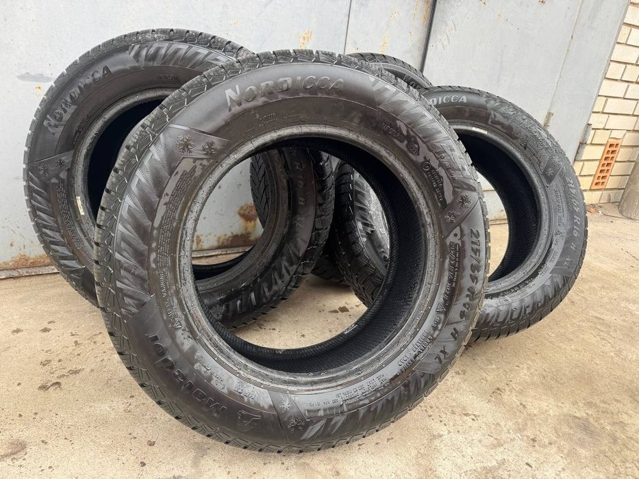Зимова гума 215/65 R16