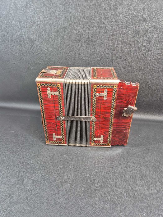 triumph-germany niedużyakordeon guzikowy