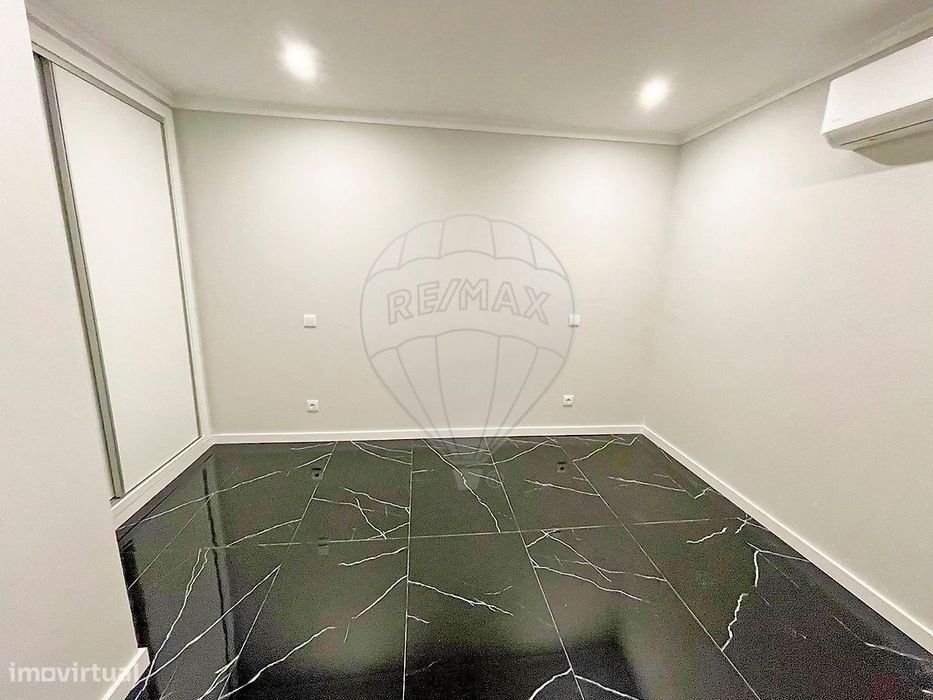 Moradia T5 para venda