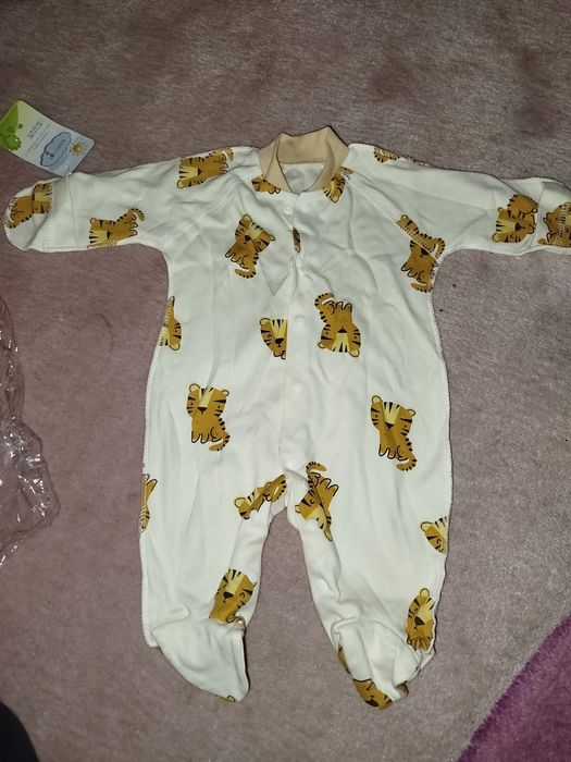 Новий костюм для новонароджених