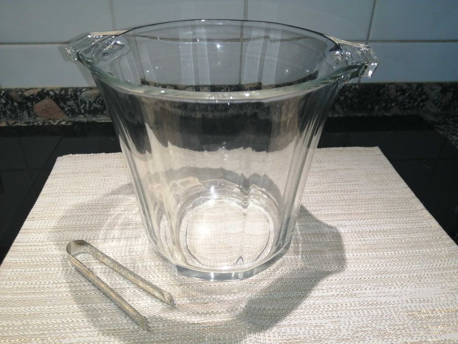 Serviço em cristal com frapé / balde para gelo e 6 copos, novo.64586012532995122