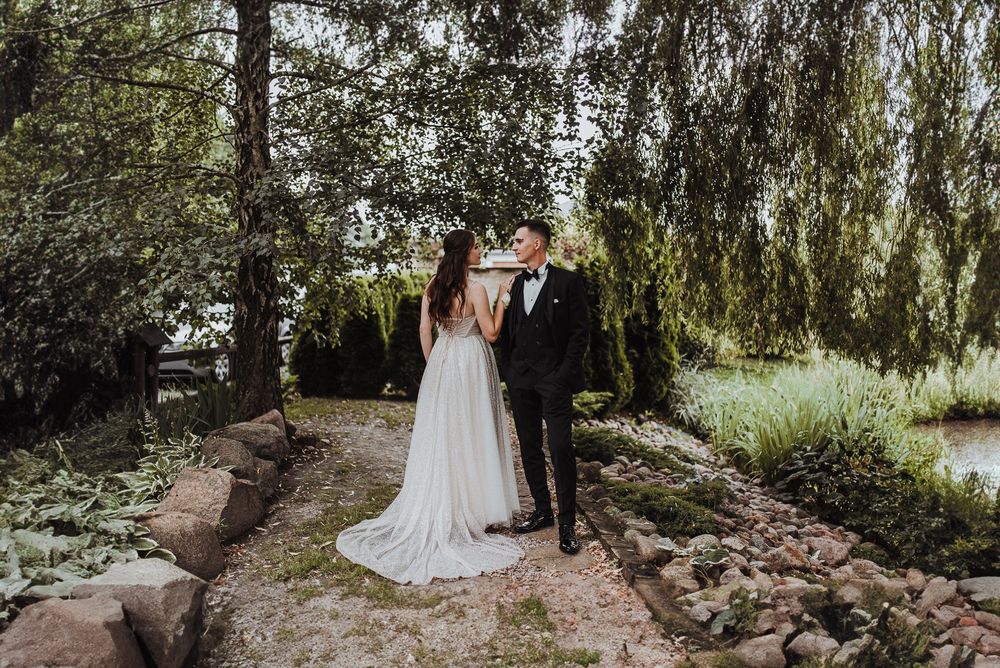 Suknia ślubna brokatowa gorset