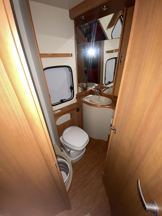 Hobby excellent 545 kmf „ pietrowe łóżko „ 2011 r