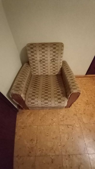 Vários sofás em bom estado