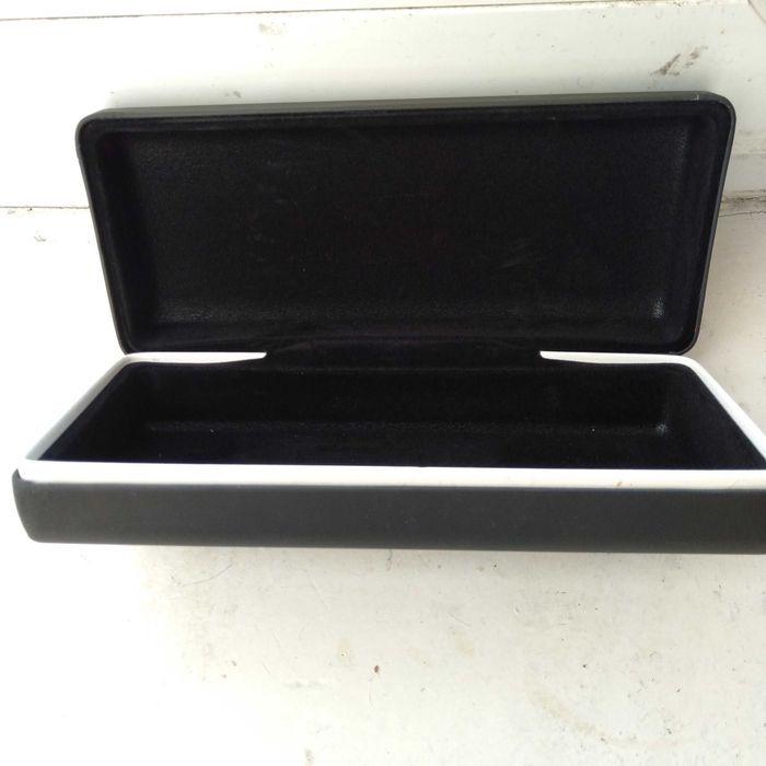 Givenchy etui do okularów