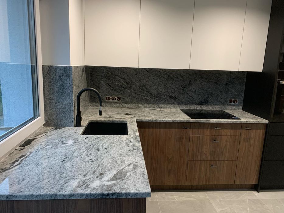 Blaty kuchenne, schody  z granitu konglomeratu