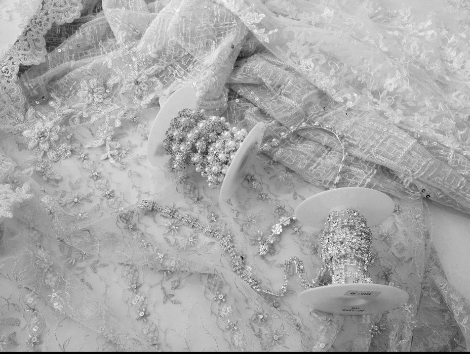 Liquidação total de artigos em loja de noivas