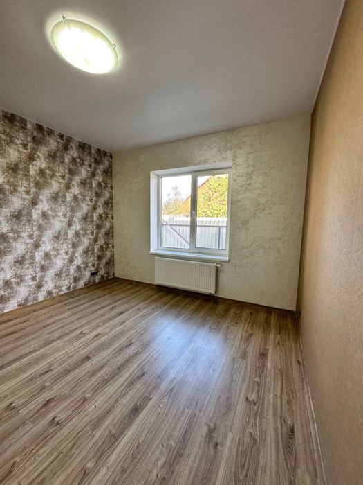 Будинок біля озера з новим ремонтом на 6 сотках. Два види опалення !