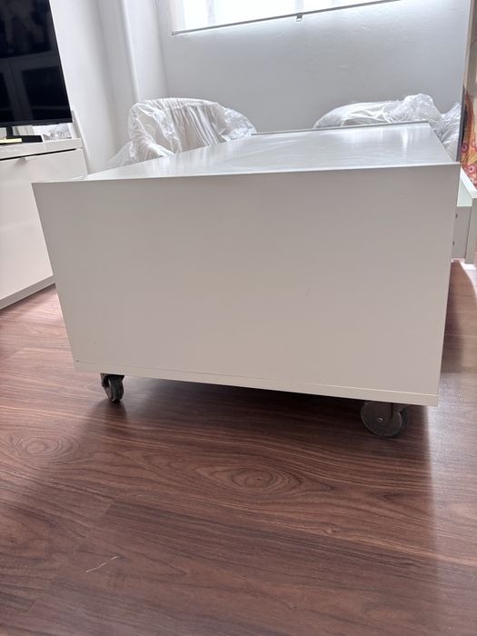 Movel TV ou mesa Centro (com rodas)