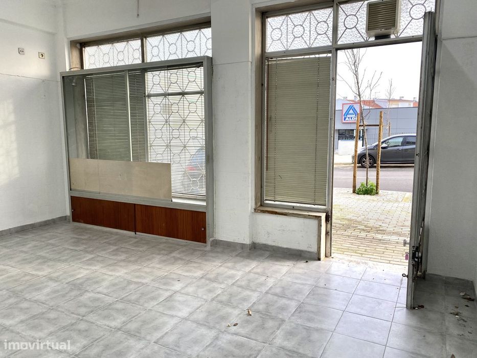 Espaço Comercial na Falagueira-Venda Nova
