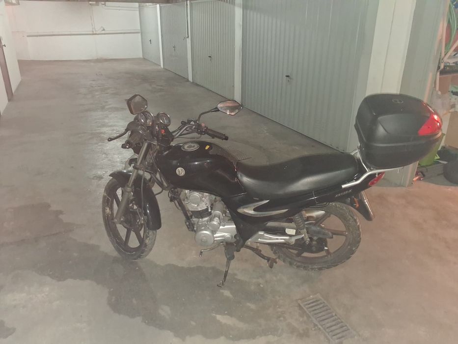 Mota Sym XS125 preta