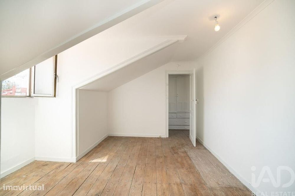 Apartamento T4 em Campolide de 86 m2