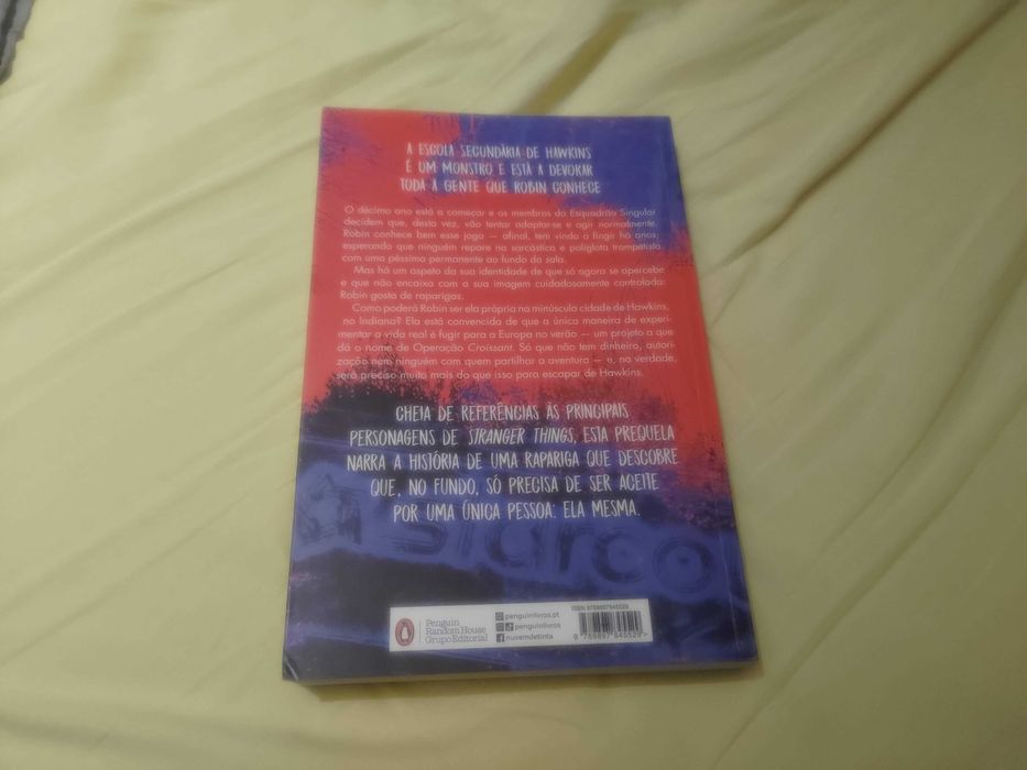 Stranger Things - Robin, a Rebelde (Portuguese Edition) A. R. Capetta