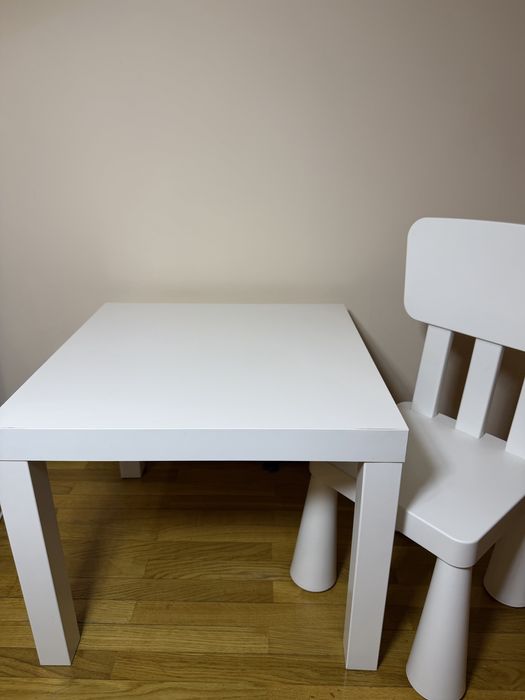 IKEA Дитячий столик з кріслом