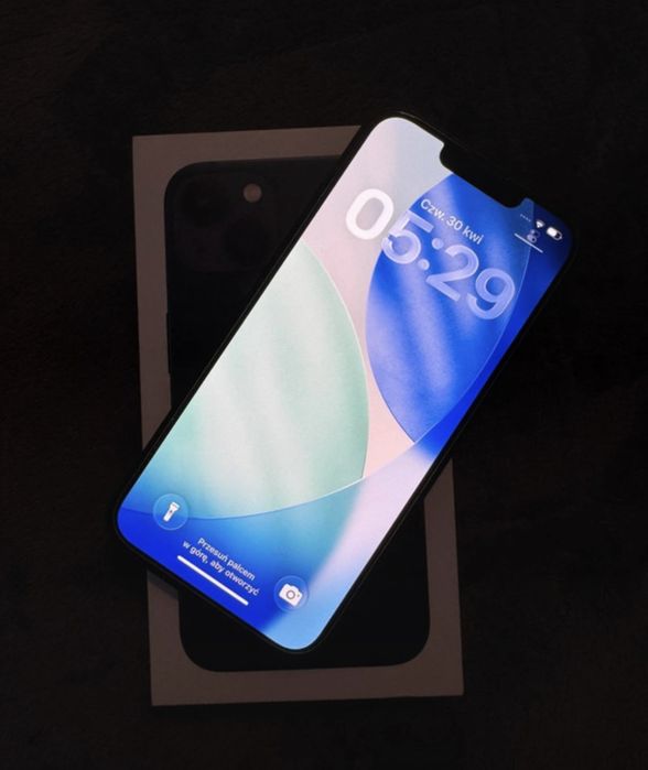 IPhone 13 w idealnem stanie