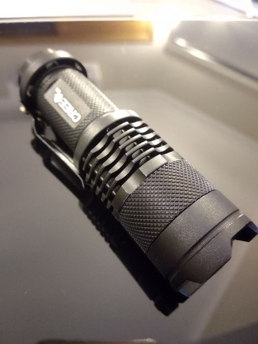 Lanterna Cree Q5 potência de 500 Lúmens (Nova)