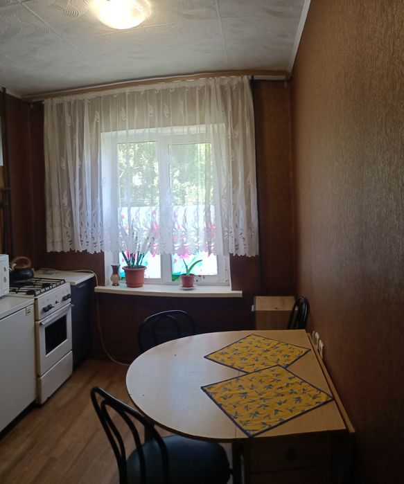 2поверх, газ, бойлер Червоної Калини 37 APPOLO Погодинно+ Подобово  2+