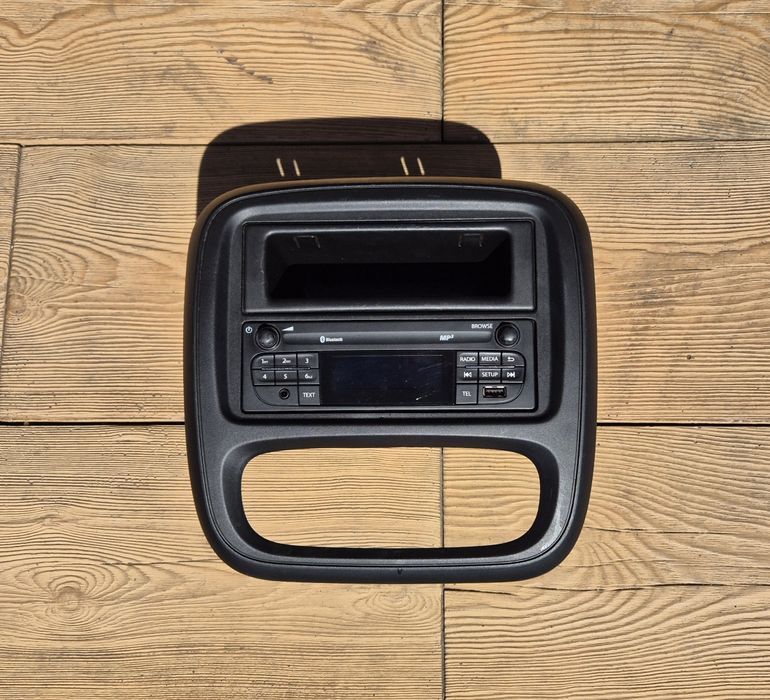 Radio oryginalne opel vivaro B, renault trafic 3, ramka radia, szuflada