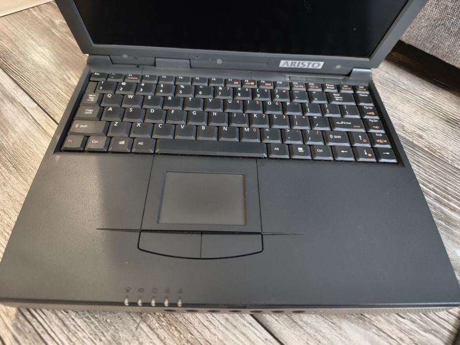 Stary laptop Aristo Sirion