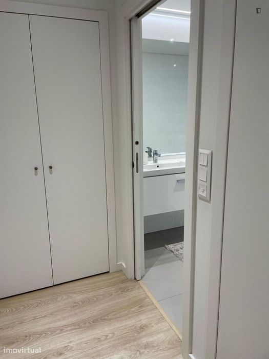 Quarto - localizado em Lumiar Lisbon