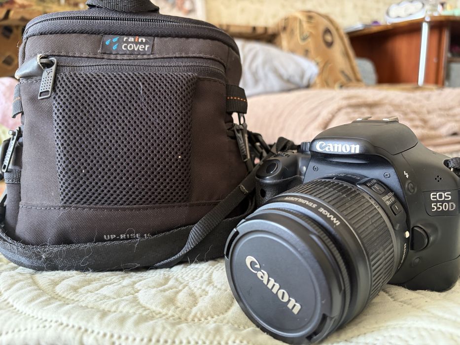 Фотоапарат Canon EOS 550D