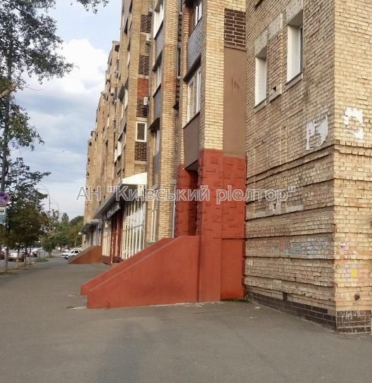 Оренда фасадного офісу на Подолі, вул. Оболонська 47. м.Тараса Шевченк